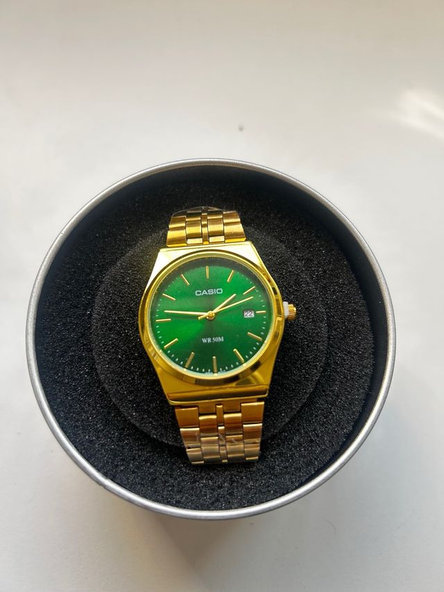Reloj Casio Dorado Esfera Verde