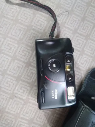 Macchina fotografica Nikon RF10