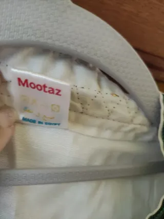 Traje árabe blanco y verde