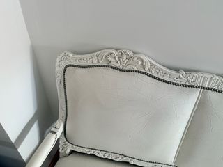 Sofá Luis XIV Blanco Piel Sintética