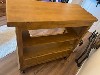 Mueble auxiliar con ruedas
