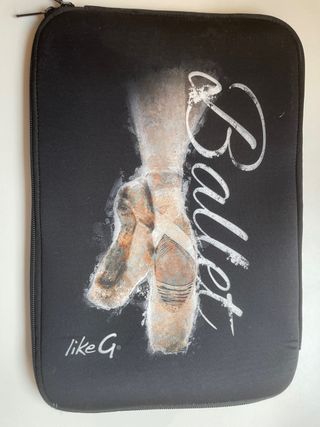 Funda portátil negra dibujo ballet