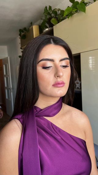 Maquillaje profesional marrón y dorado