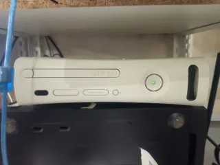 Xbox 360 120GB + Kinect + Micrófonos