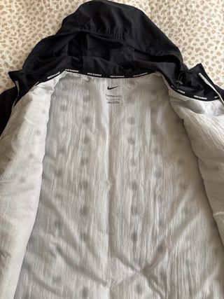 Chaqueta Nike Therma-FIT  Repel Running Negra.