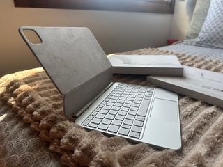 Magic Keyboard iPad Pro M4 Blanco