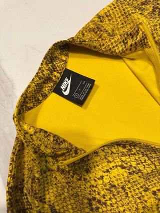 Body Nike donna stampa pitone giallo