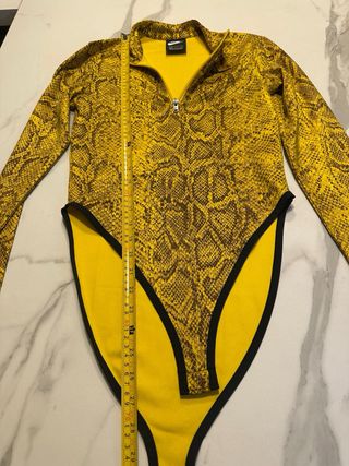 Body Nike donna stampa pitone giallo