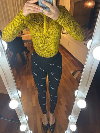 Body Nike donna stampa pitone giallo