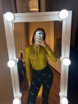 Body Nike donna stampa pitone giallo