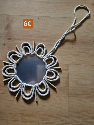Espelho decorativo com corda