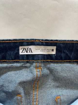 Falda larga vaquera azul marino de Zara
