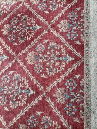 Alfombra de lana roja y beige