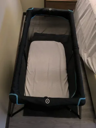 Cuna de viaje plegable
