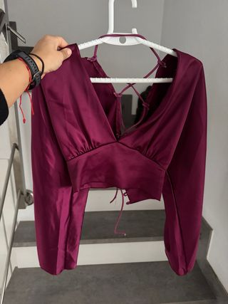 Blusa satinada burdeos manga larga