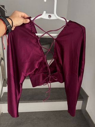 Blusa satinada burdeos manga larga
