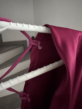 Blusa satinada burdeos manga larga