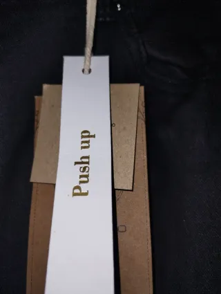 Pantalón pitillo encerado negro Talla 42