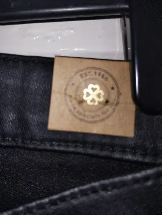 Pantalón pitillo encerado negro Talla 42