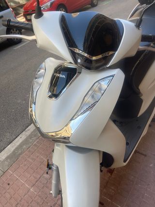 Honda SH 125i 2024 Blanca Smart Top Box