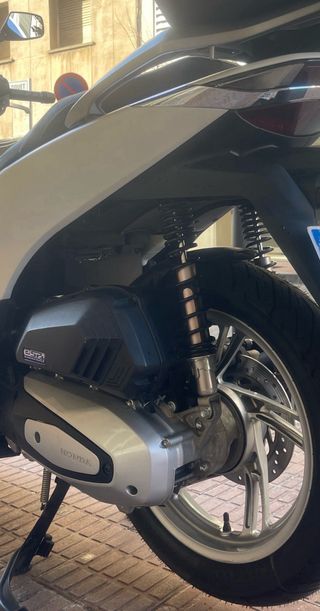 Honda SH 125i 2024 Blanca Smart Top Box