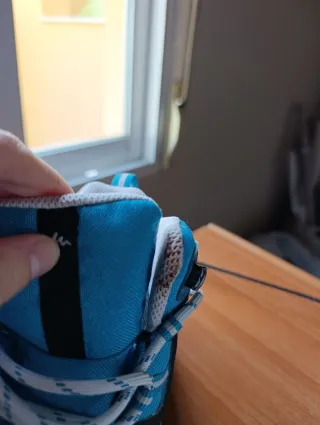 Botas de montaña Quechua azul y negro