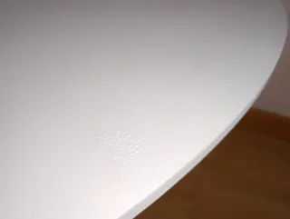 Mesa auxiliar triangular restaurada