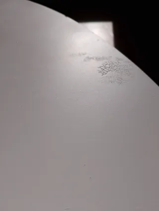 Mesa auxiliar triangular restaurada