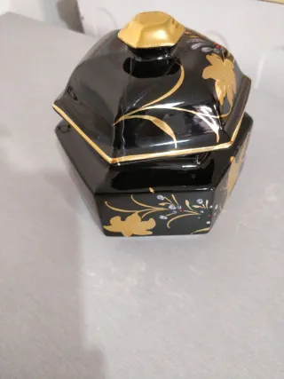 Bombonera porcelana pintada oro a mano