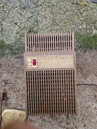 Estabilizador transformador eléctrico antiguo