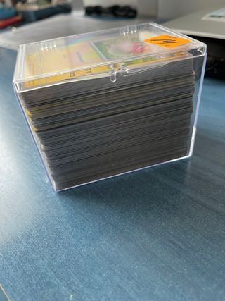 Lote cartas Pokémon.
