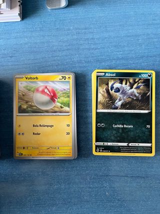 Lote cartas Pokémon.