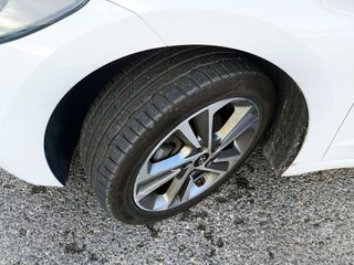 Hyundai Elantra 2018 LIBRO OFICIAL COMPLETO