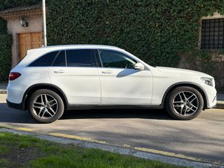 Mercedes-Benz Clase GLC 220d AMG Line 4MATIC