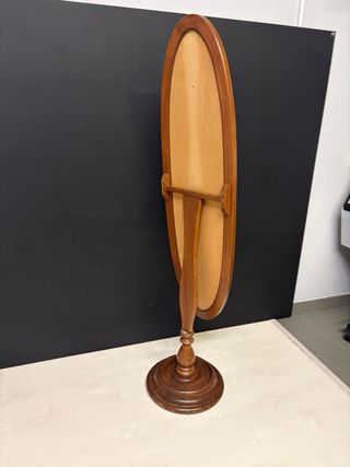 Specchio da terra ovale in legno