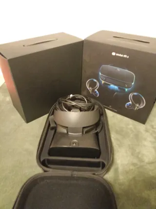 Oculus Rift S con mandos + Estuche