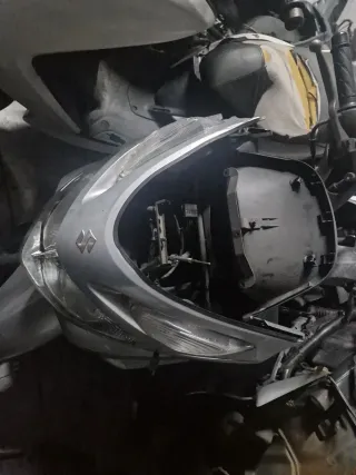 Varios Suzuki Burgman 125cc Carburación