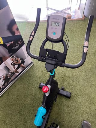 Bicicleta Cecotec Teseo 10000 de exposicion