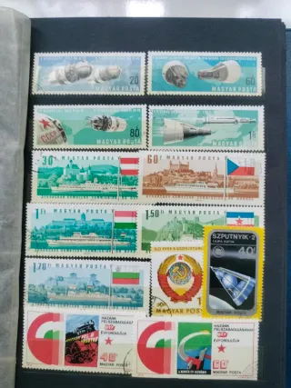 Sellos Mundiales Años 80 y 3 Albunes