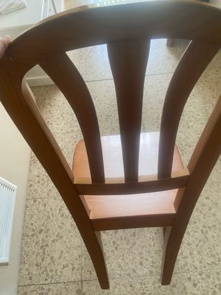 Sillas de madera maciza