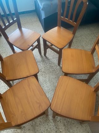 Sillas de madera maciza