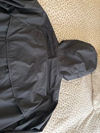 Chaqueta deportiva Nike negra