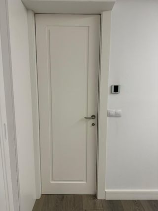 Puerta lacada blanca