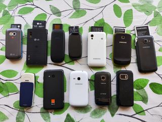 Lote de teléfonos móviles