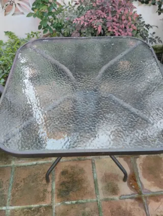 Mesa cristal y metal terraza