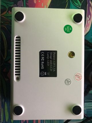 Mini proiettore giallo e bianco