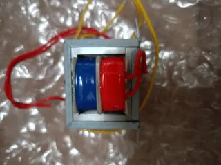 Transformador de Potencia 220V a 15V