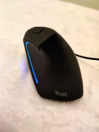 Ratón Vertical Trust Verto Cable