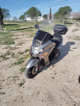 Kymco Xciting 500 gris