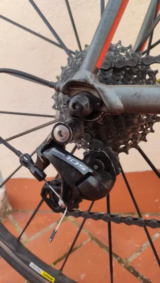 Bicicleta BERRIA Mako y Cannondale CAAD 12